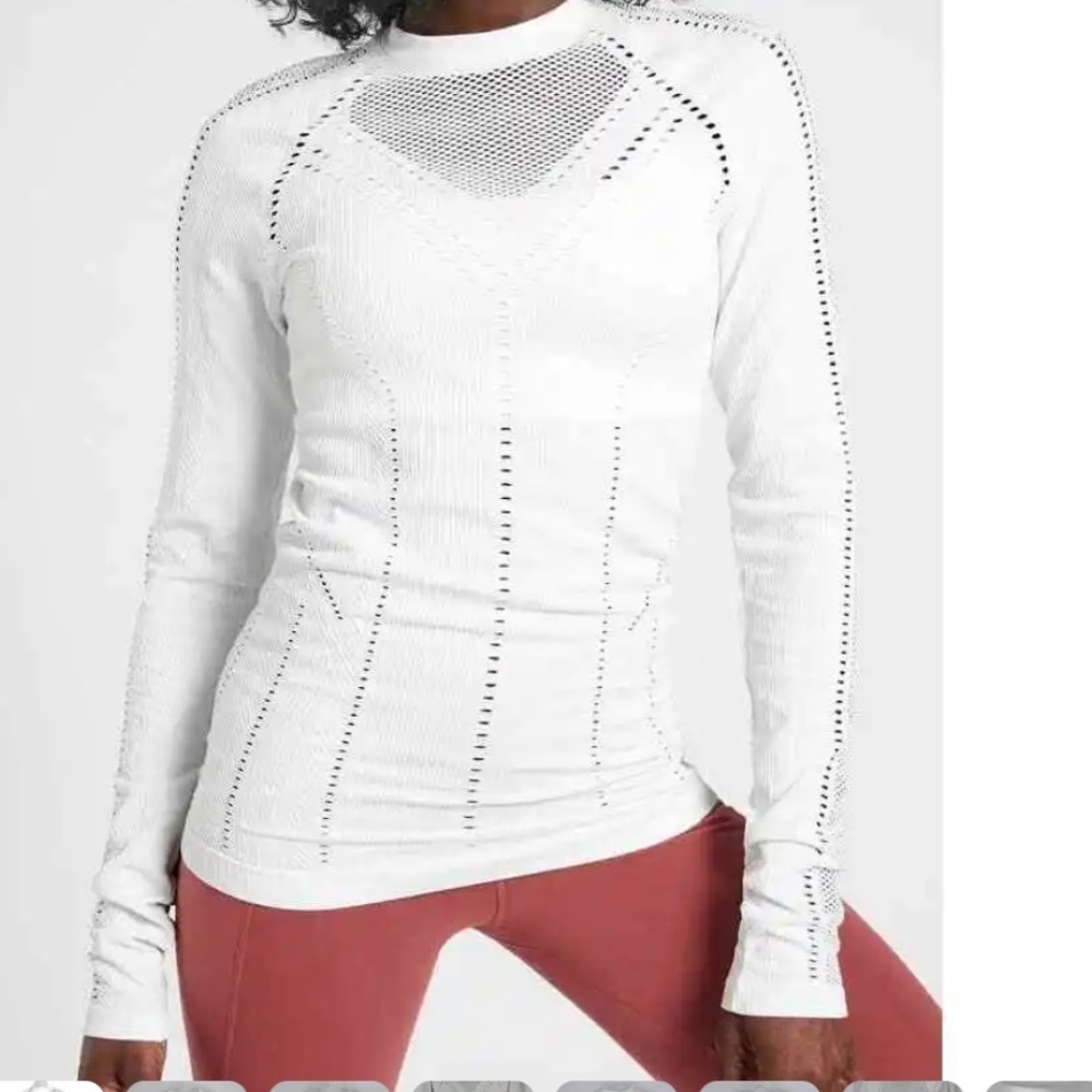 Athleta Oxygen Long Top / size Small/ White